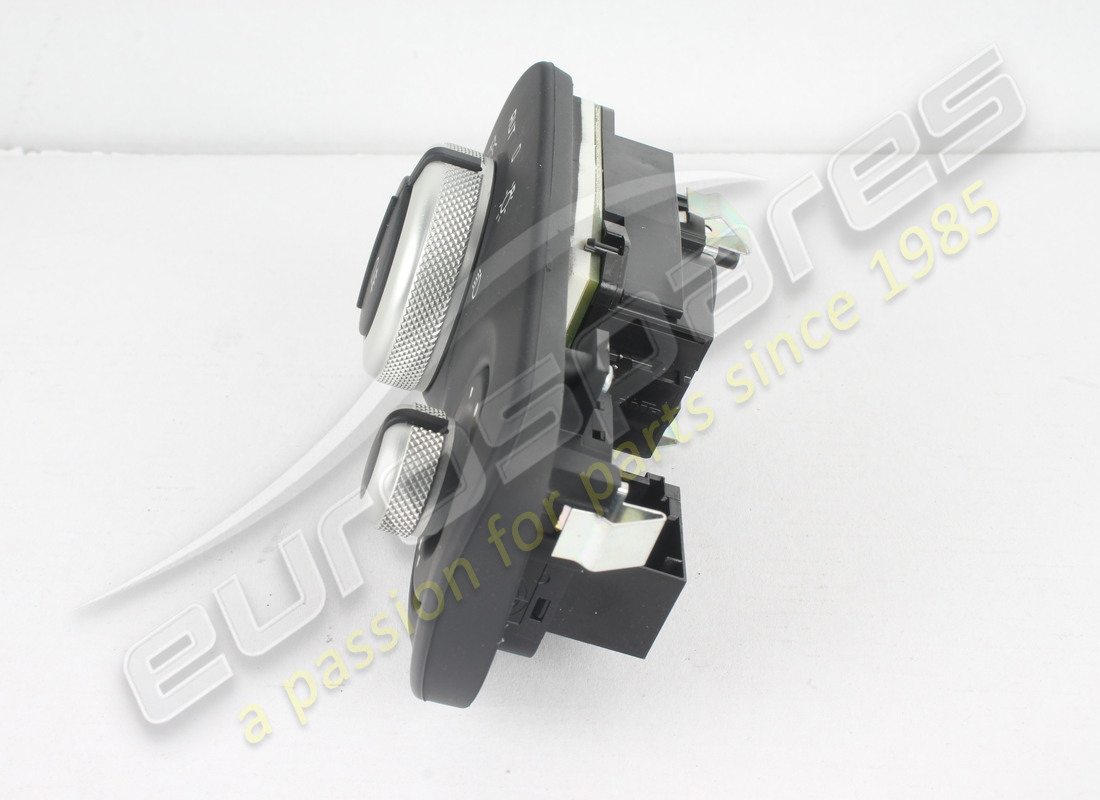 neues ferrari platte für lichter und rückfahrt. teilenummer 191966 (3)