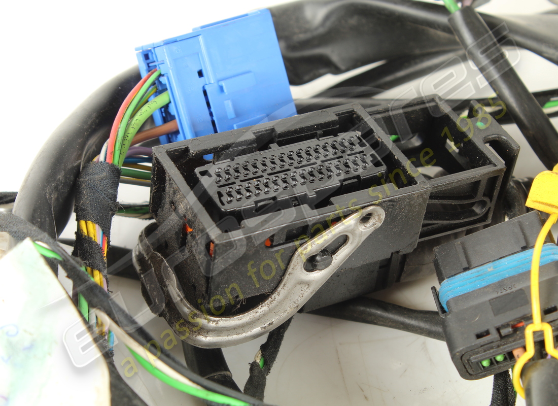 VERWENDETE FERRARI VERBINDUNGSKABEL FÜR LH EN. TEILENUMMER 200840 (2) verwendete ferrari verbindungskabel für lh en. teilenummer 200840 (2)