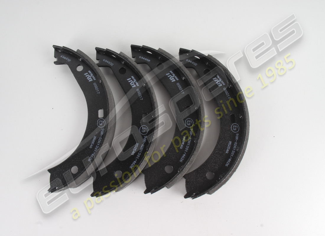 neue eurospares handbremsbacken (satz von 4). teilenummer 003334931 (1)