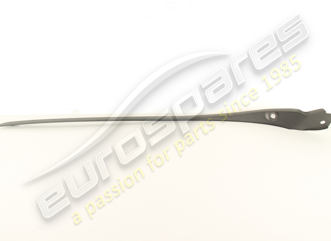 neues maserati linksformteil. teilenummer 670142160 (1)
