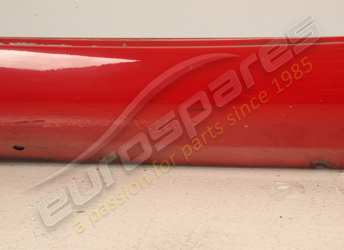 gebrauchte ferrari linke untertürverkleidung. teilenummer 66099510 (3)
