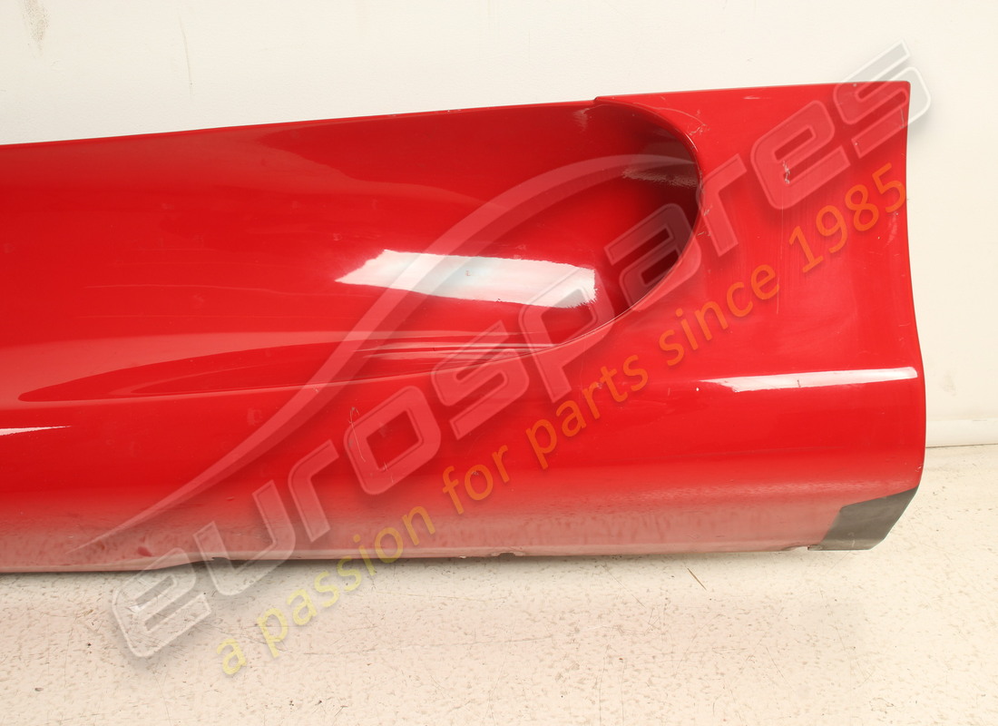 gebrauchte ferrari linke untertürverkleidung. teilenummer 66099510 (6)