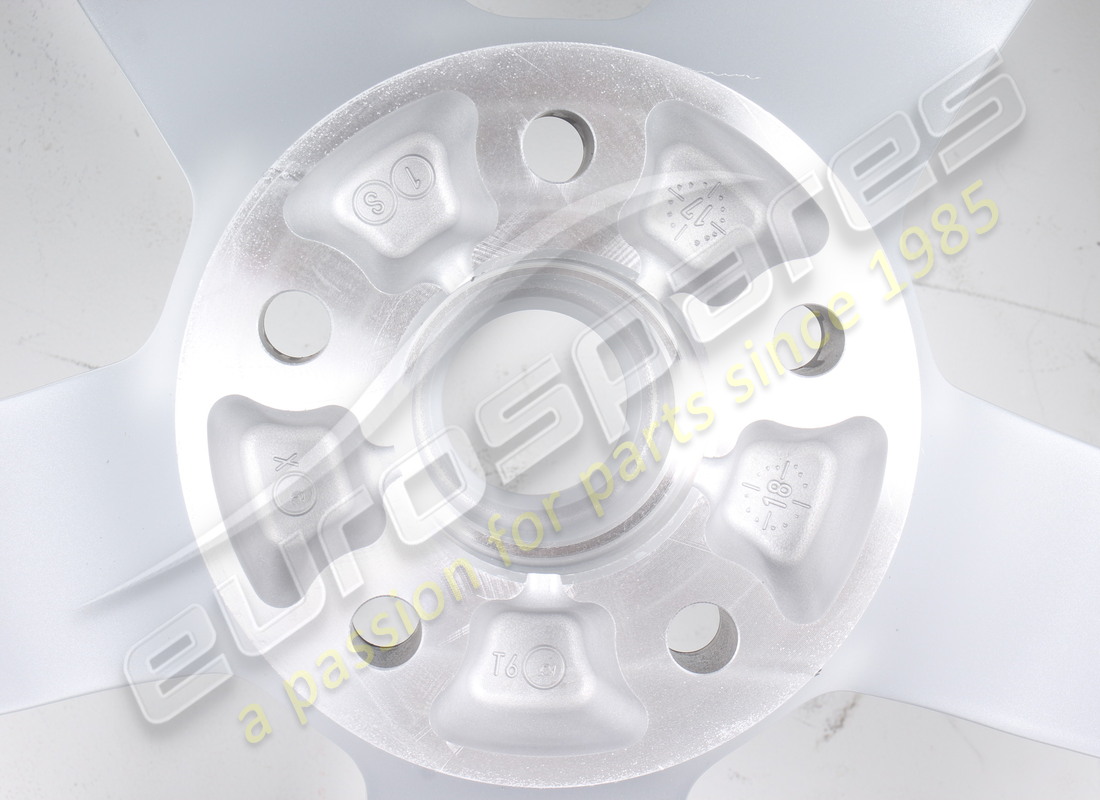 NEUES FERRARI HINTERRAD. TEILENUMMER 328467 (4) neues ferrari hinterrad. teilenummer 328467 (4)