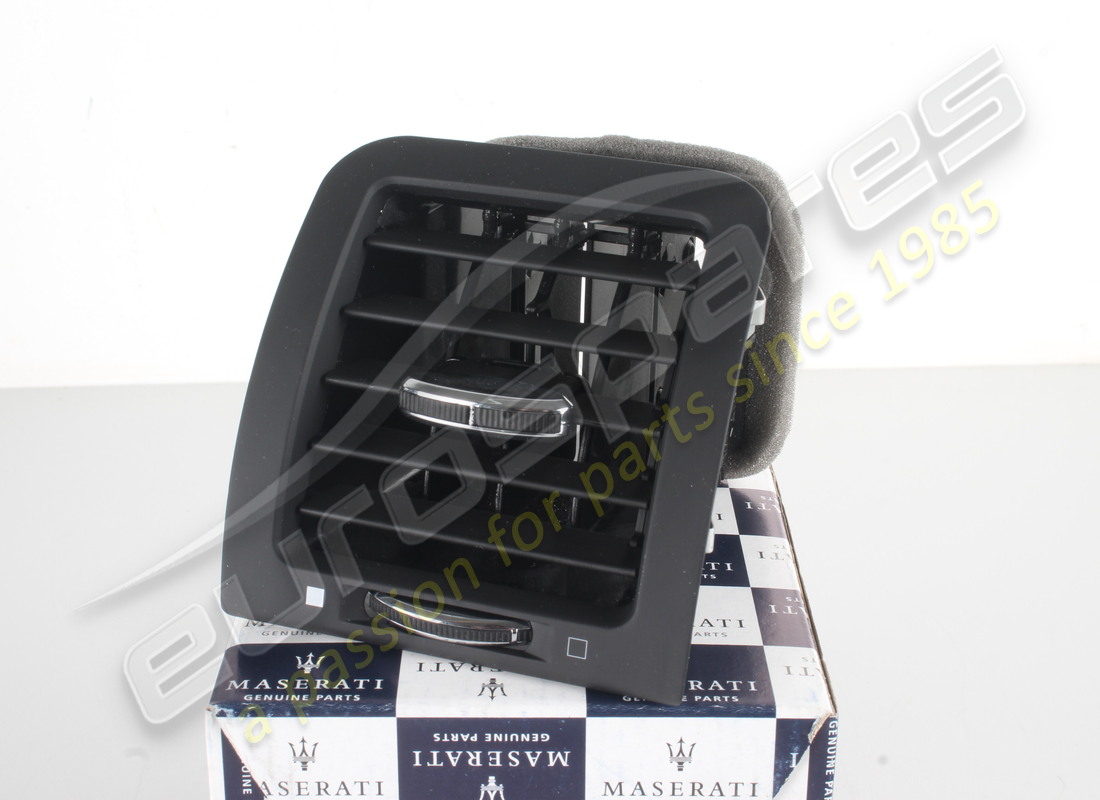 neu maserati bocchetta lat ds plancia m13. teilenummer 68238500 (3)