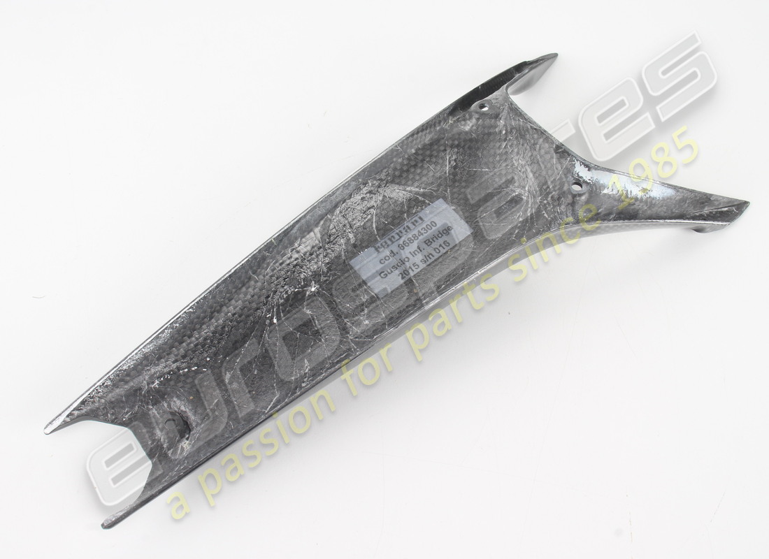 neue ferrari brückenunterschale. teilenummer 86884300 (3)