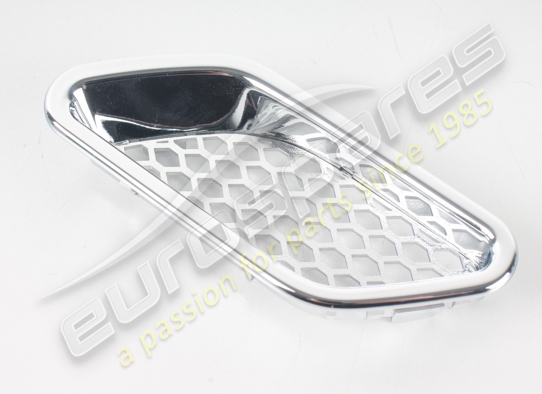 NEU MASERATI RH LUFTEINLASS. TEILENUMMER 84126300 (1) neu maserati rh lufteinlass. teilenummer 84126300 (1)