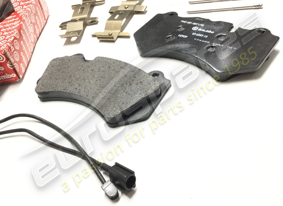 neues ferrari kit vorderer pads. teilenummer 70001086 (2)