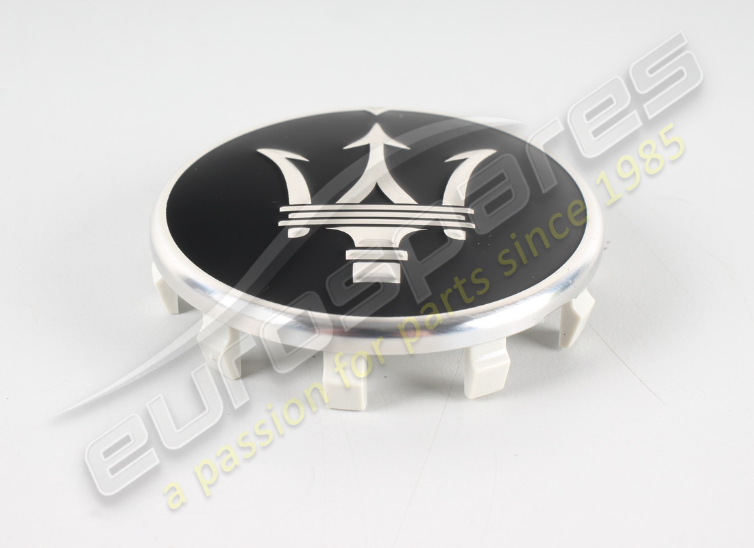 neues maserati radabzeichen. teilenummer 670149986 (2)