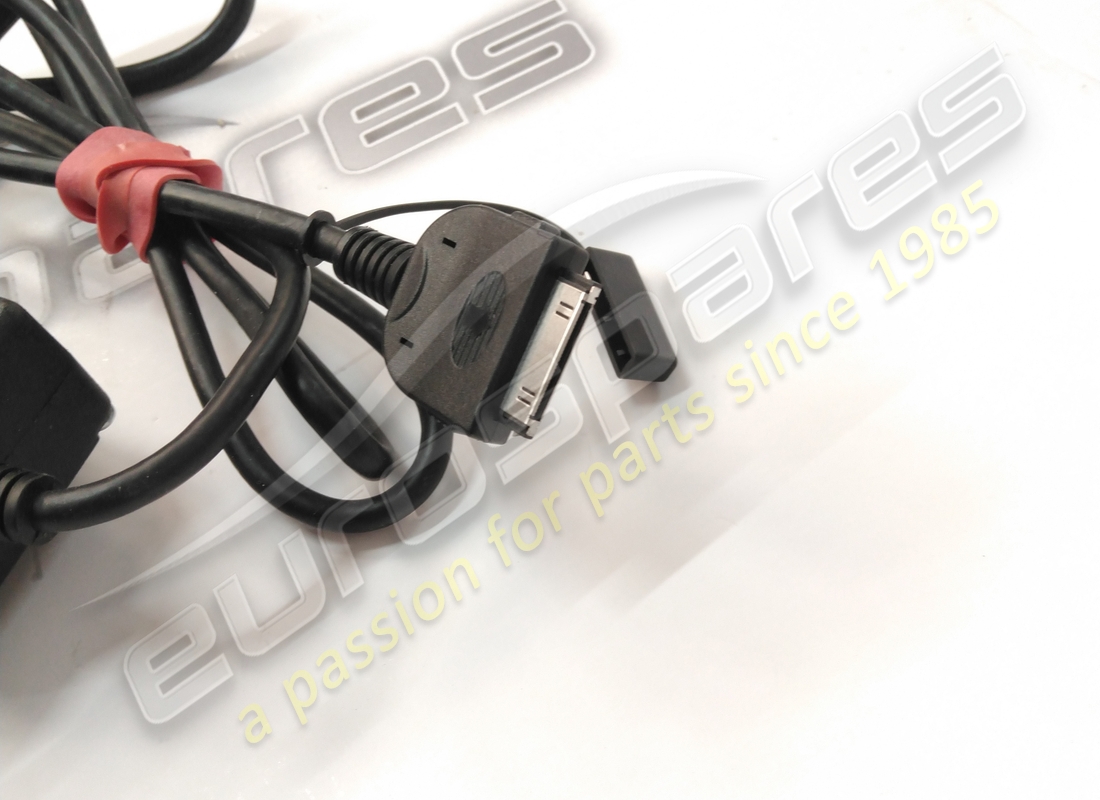 neue ferrari ipod-adapterbox -optional-. teilenummer 230999 (2)