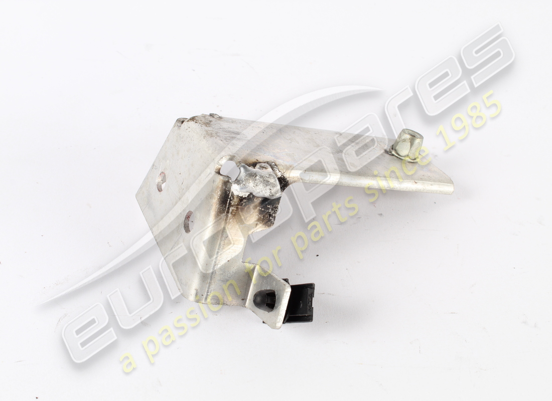 GEBRAUCHTE RH-ROHRBEFESTIGUNGSHALTERUNG FERRARI. TEILENUMMER 83216300 (2) gebrauchte rh-rohrbefestigungshalterung ferrari. teilenummer 83216300 (2)