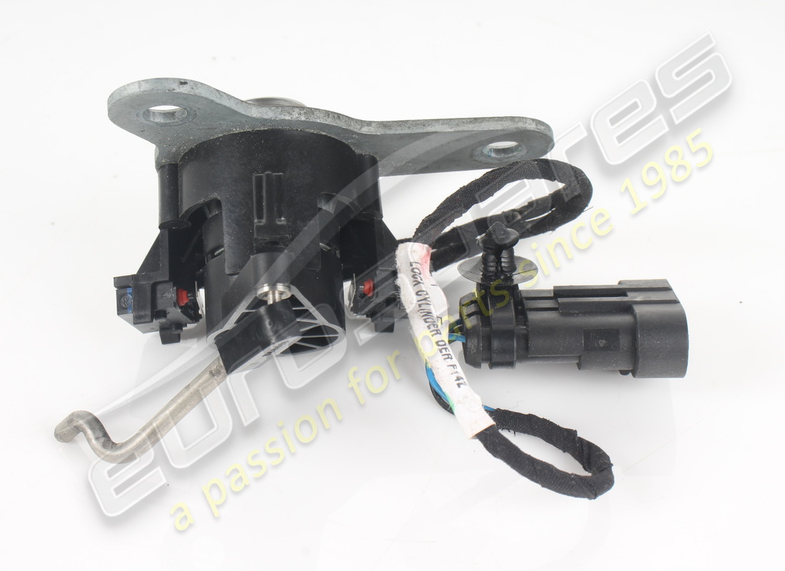 GEBRAUCHT FERRARI KOMPLETTE VERRIEGELUNGSMONTAGE. TEILENUMMER 82811200 (2) gebraucht ferrari komplette verriegelungsmontage. teilenummer 82811200 (2)