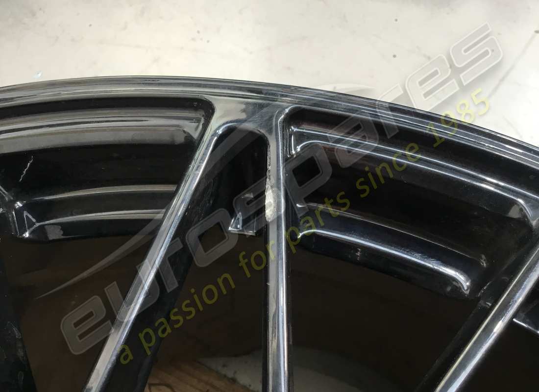 gebrauchtes lamborghini hinterrad. teilenummer 470601017ag (2)