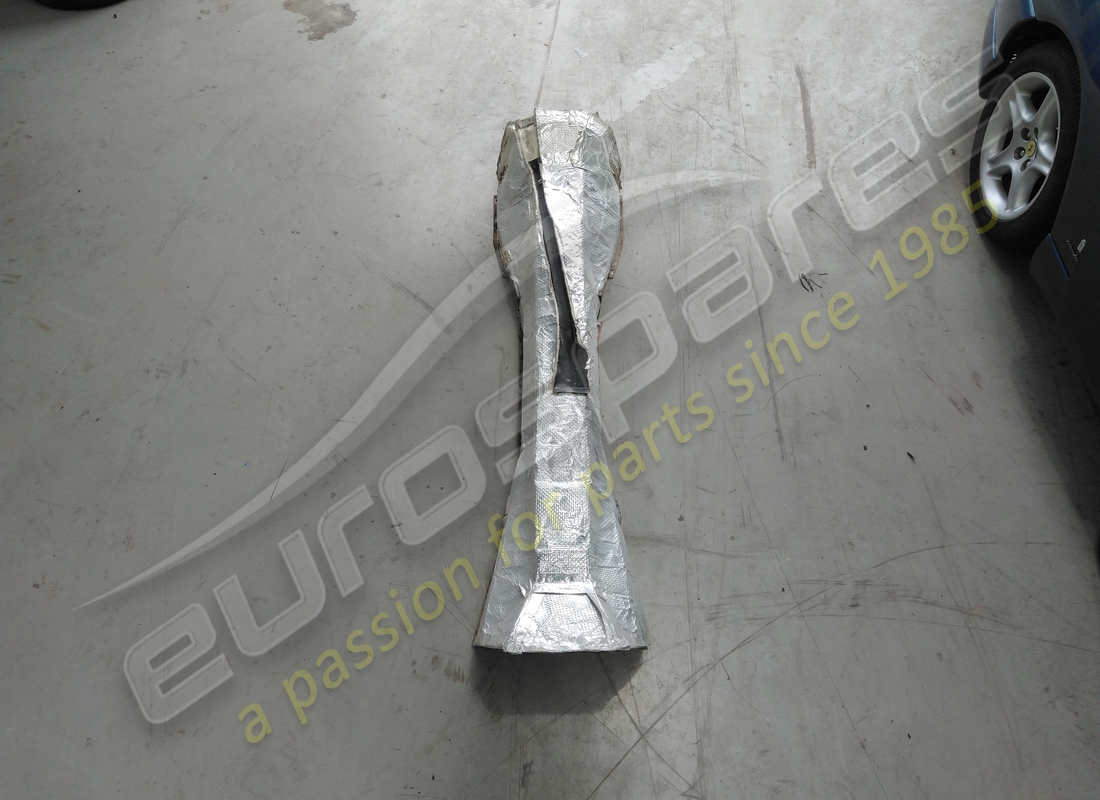 Beschädigte Ferrari Tunnelisolierung. TEILENUMMER 64699400 (1)