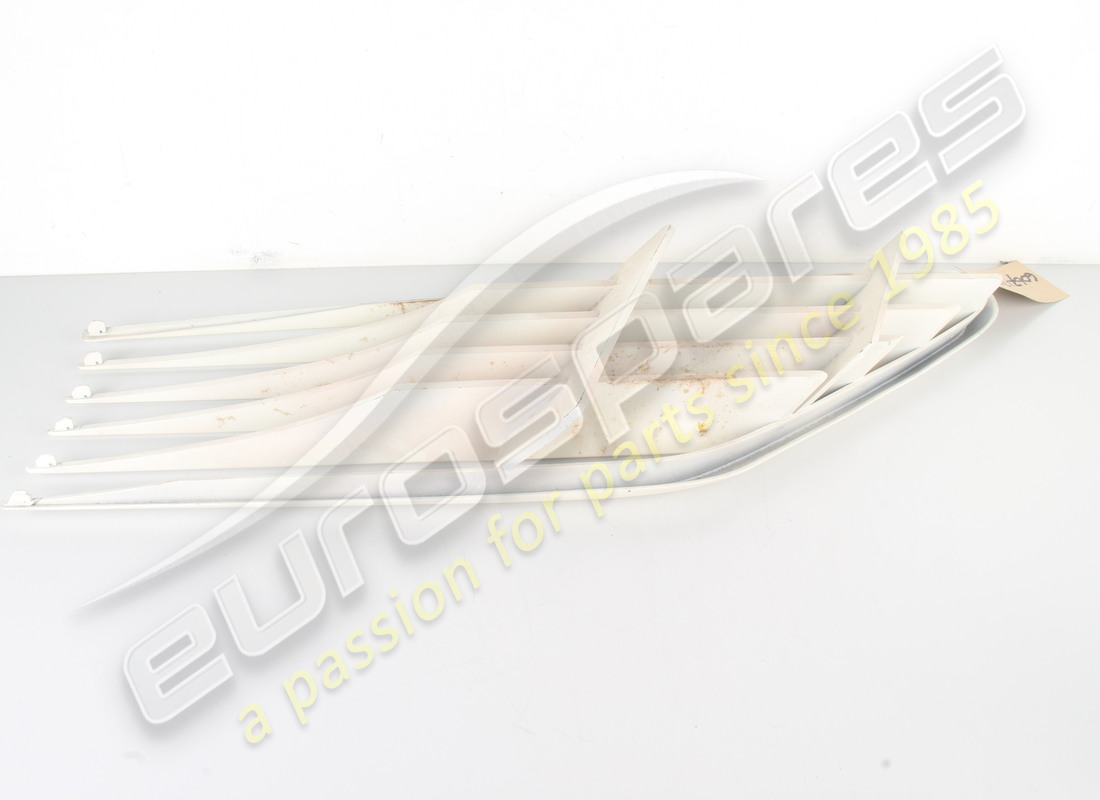 neu ferrari rechtes ansauggitter (kunststoff). teilenummer 60671200 (2)