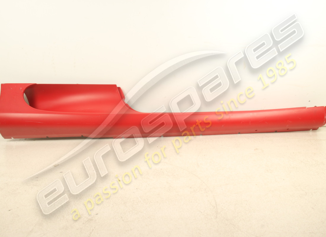 GEBRAUCHT Ferrari RH UNTERTÜRVERKLEIDUNG . TEILENUMMER 66099410 (1)