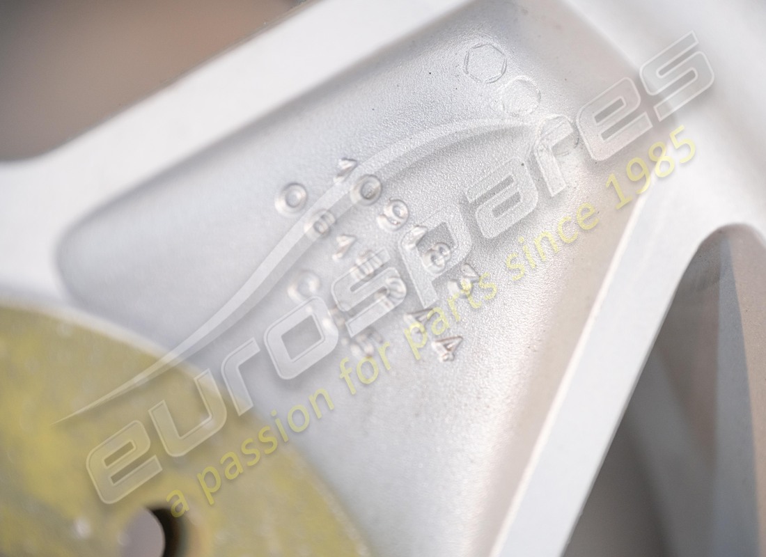 NEUES (SONSTIGES) FERRARI HINTERRAD (9X15). TEILENUMMER 109193 (7) neues (sonstiges) ferrari hinterrad (9x15). teilenummer 109193 (7)