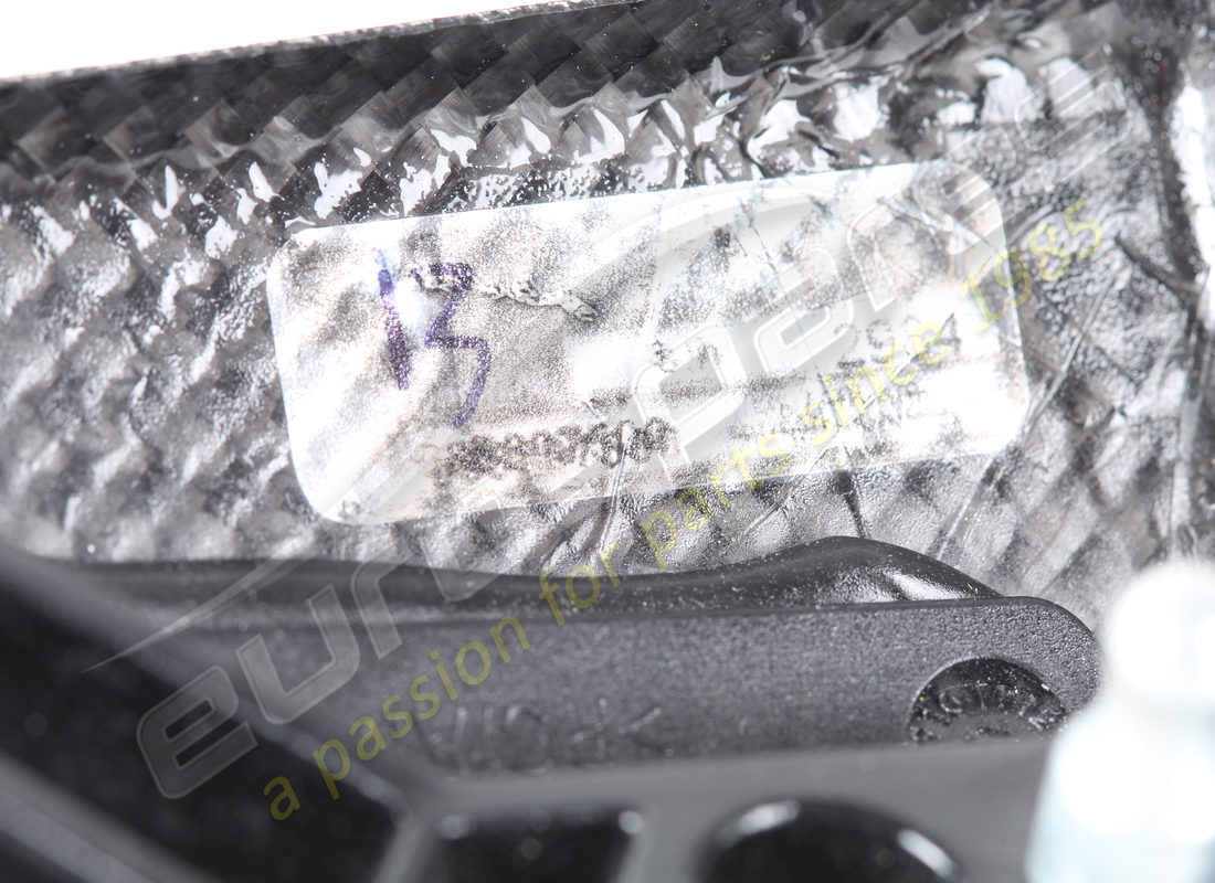 NEUER FERRARI LINKER SATELLITENANSCHLUSS. TEILENUMMER 82989900 (4) neuer ferrari linker satellitenanschluss. teilenummer 82989900 (4)