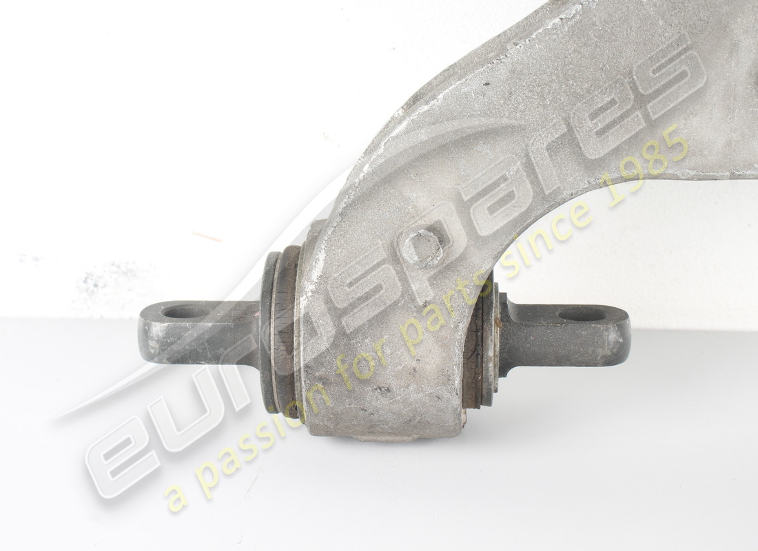 neuer ferrari rechter unterer hebel. teilenummer 200943 (2)