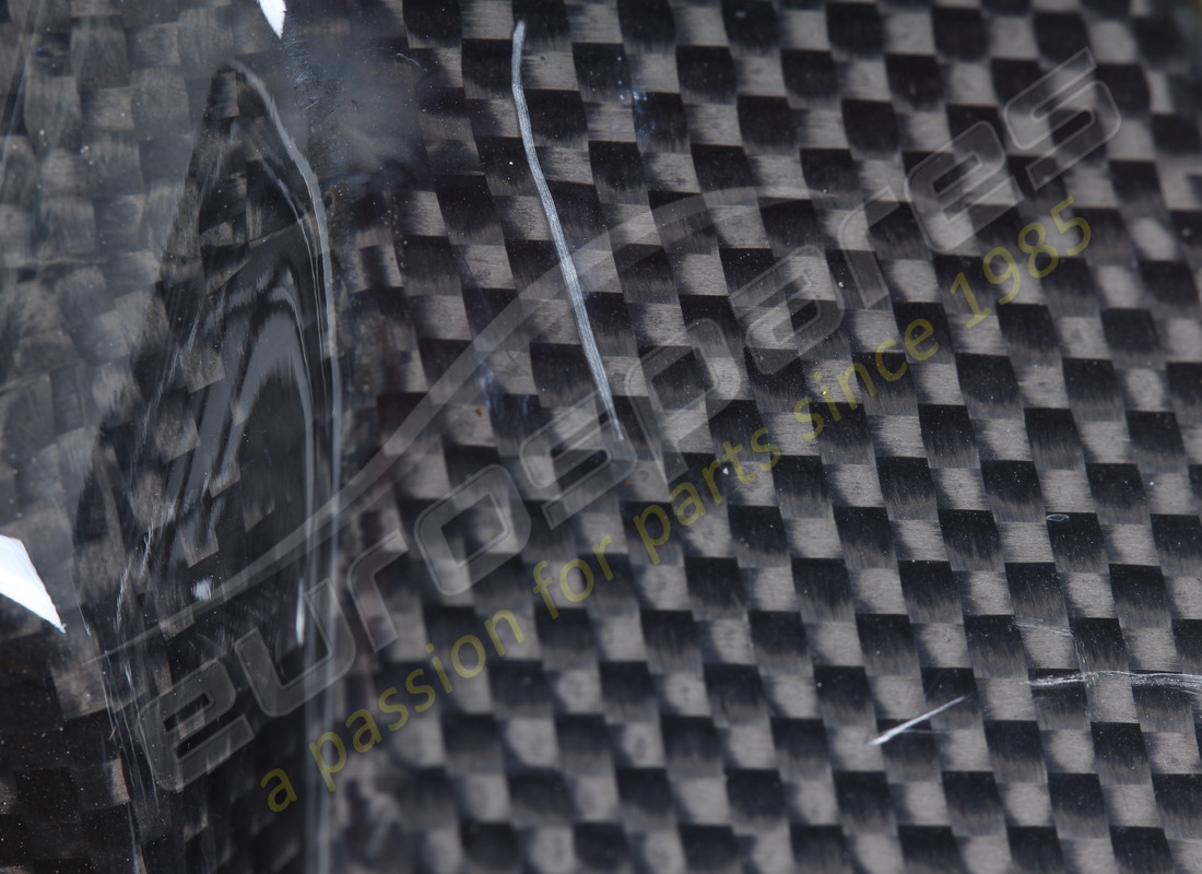 GEBRAUCHTE FERRARI RECHTE FRONTPLATTE - CARBON-WANNE. TEILENUMMER 68600800 (7) gebrauchte ferrari rechte frontplatte - carbon-wanne. teilenummer 68600800 (7)