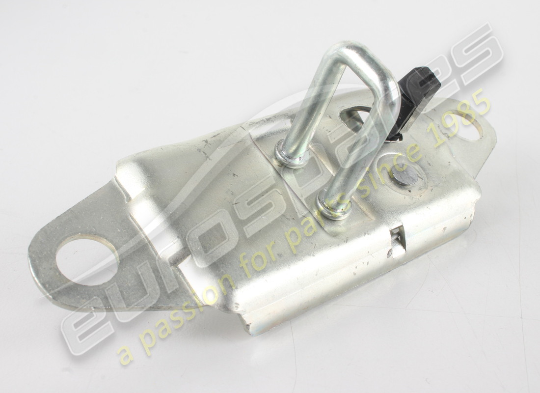 neuer maserati boot catch. teilenummer 80052800 (1)