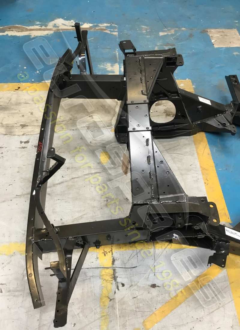 neuer ferrari hinterer hilfsrahmen. teilenummer 985280290 (2)
