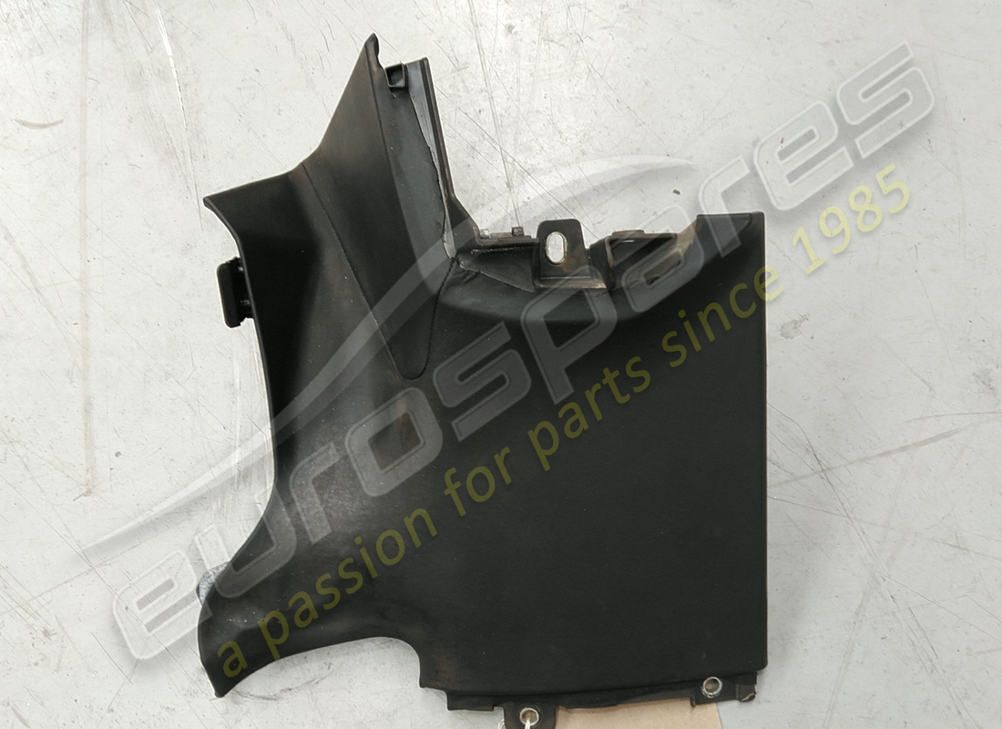 BESCHÄDIGT Ferrari HECKSCHEIBENVERKLEIDUNG LINKS. TEILENUMMER 88028200 (1)