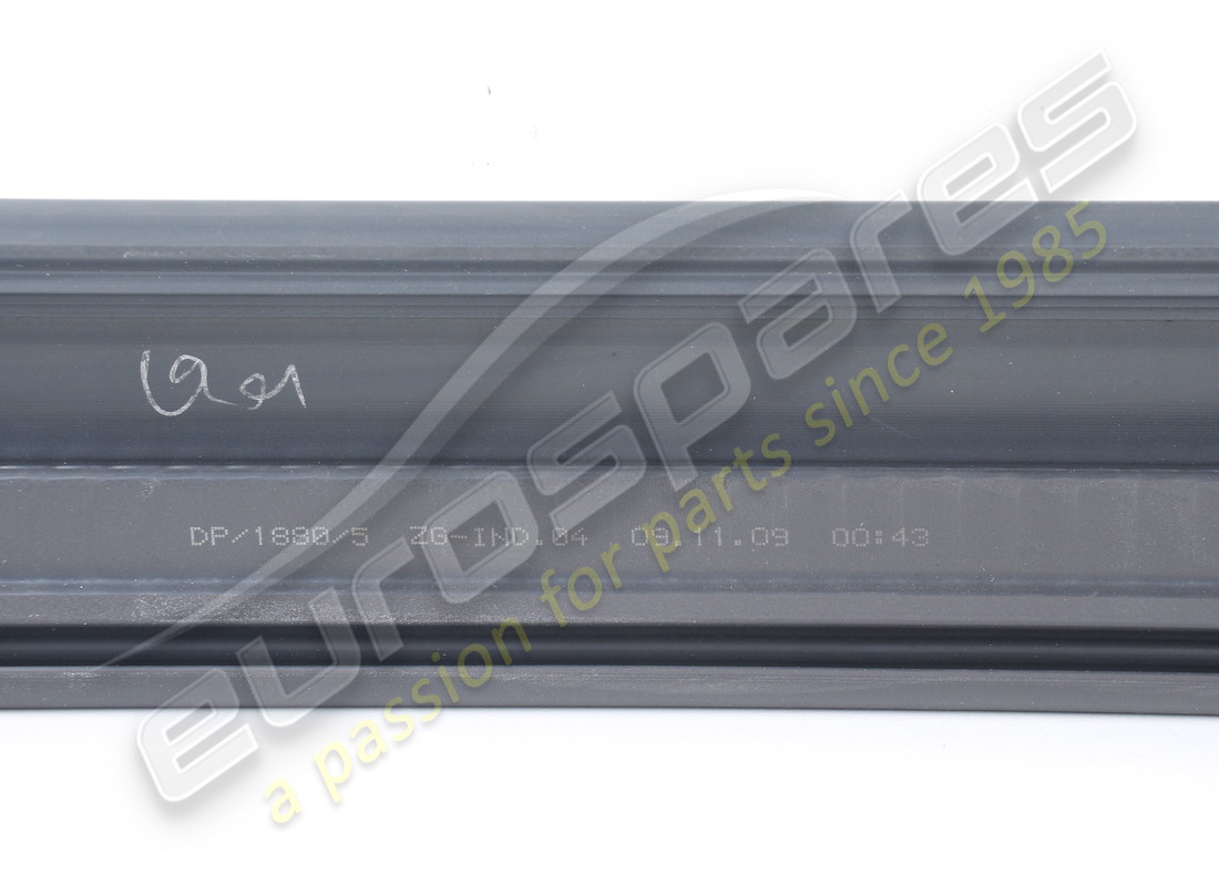 neue ferrari vordere capote-dichtung. teilenummer 80458300 (4)