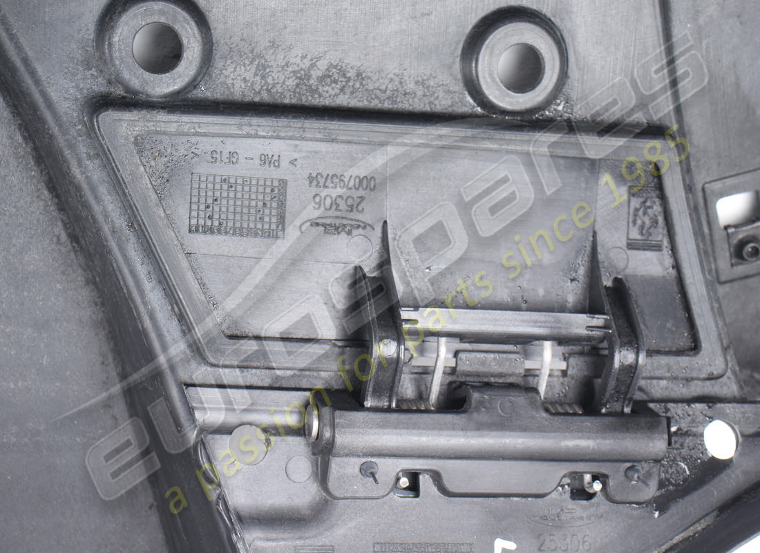 NEU FERRARI KOMPLETTE FRONT FLACHE UNTERBODENVERKLEIDUNG. TEILENUMMER 795715 (4) neu ferrari komplette front flache unterbodenverkleidung. teilenummer 795715 (4)