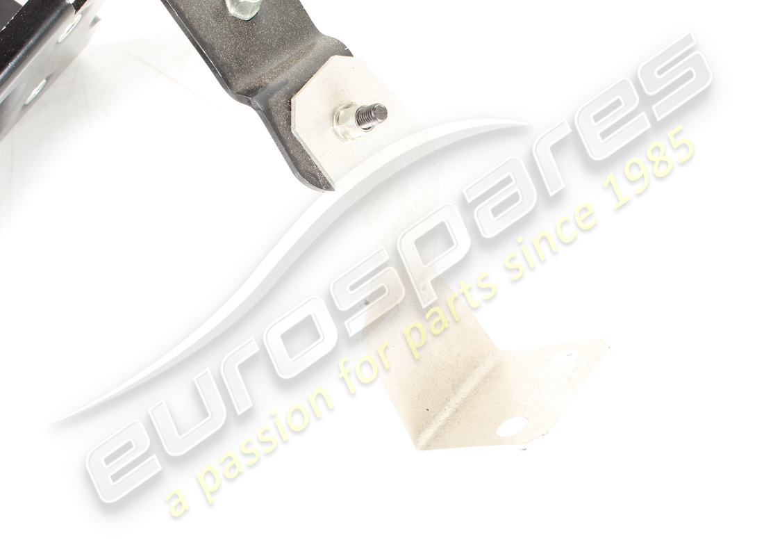 verwendete ferrari halterung. teilenummer 84293500 (2)