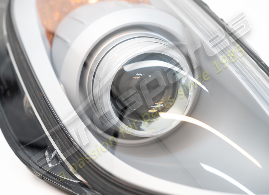 NEUER FERRARI RECHTER SCHEINWERFER ABBLEND-/FERNLICHT. TEILENUMMER 204719 (2) neuer ferrari rechter scheinwerfer abblend-/fernlicht. teilenummer 204719 (2)