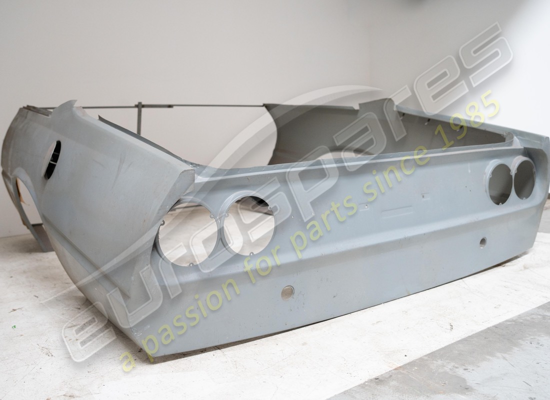new ferrari rear end complete. part number 2572000216 (3)