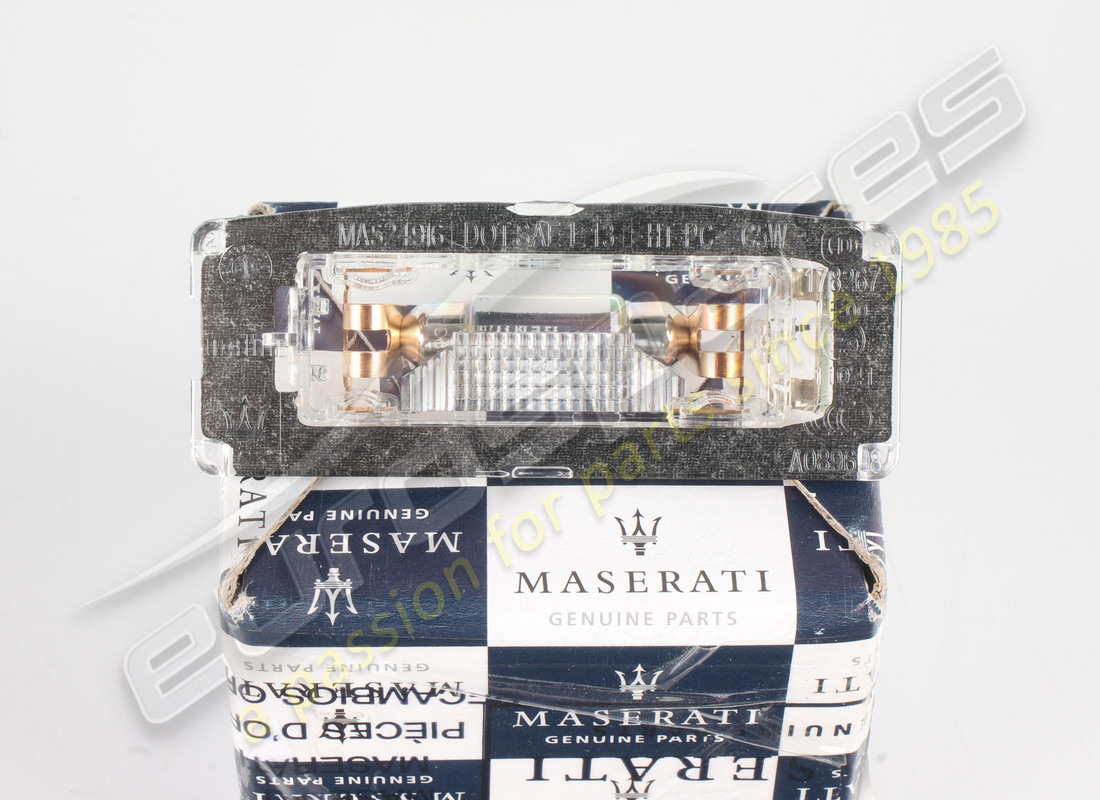 neue maserati lichtplatte. teilenummer 673001401 (4)