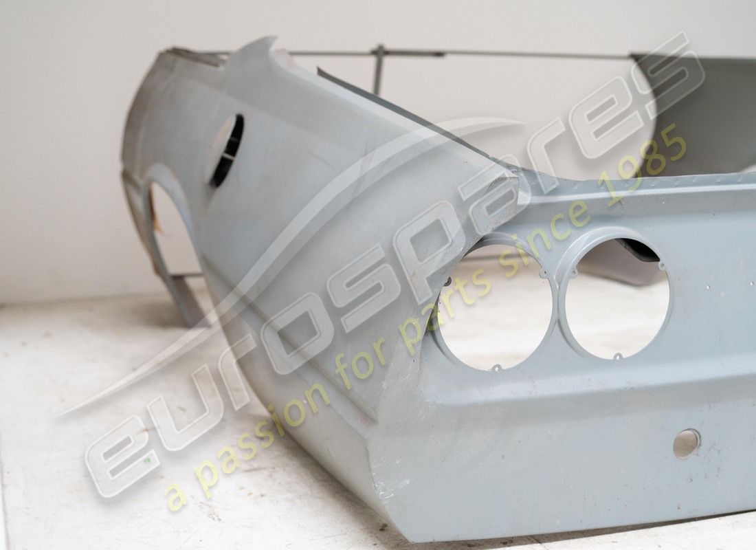 new ferrari rear end complete. part number 2572000216 (2)