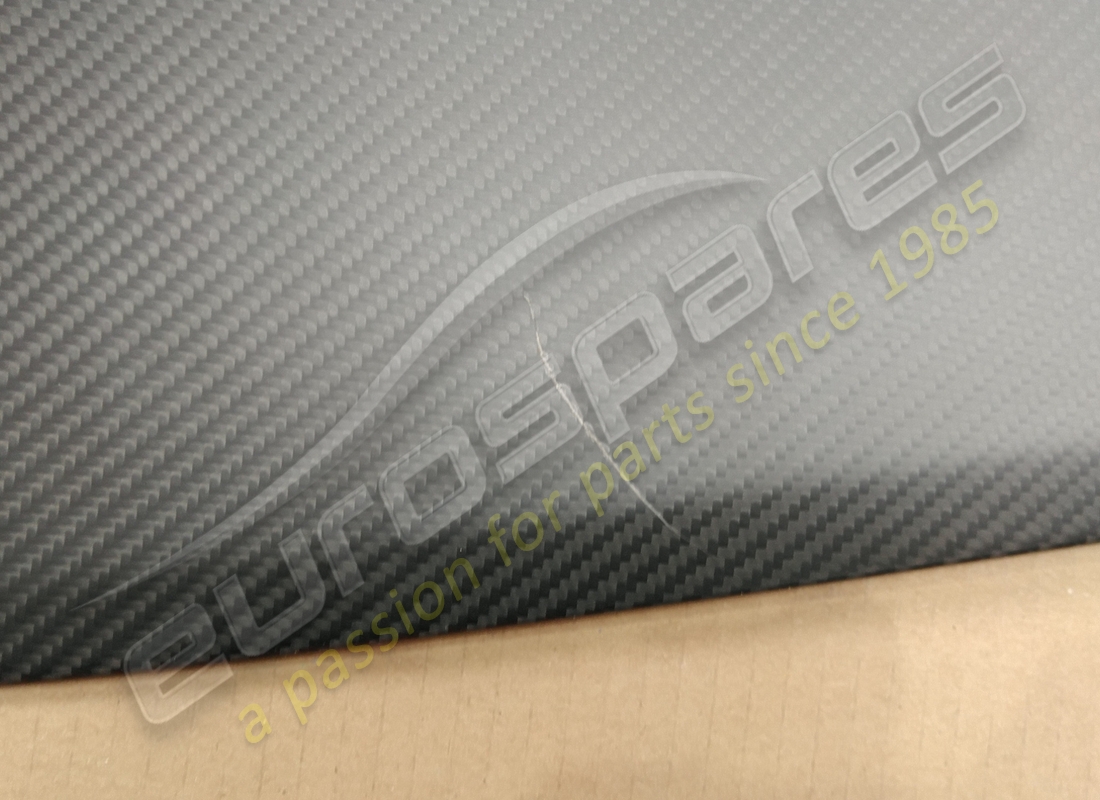 beschädigtes lamborghini einsatzteil, carbon twill matt. teilenummer 476827632f (2)