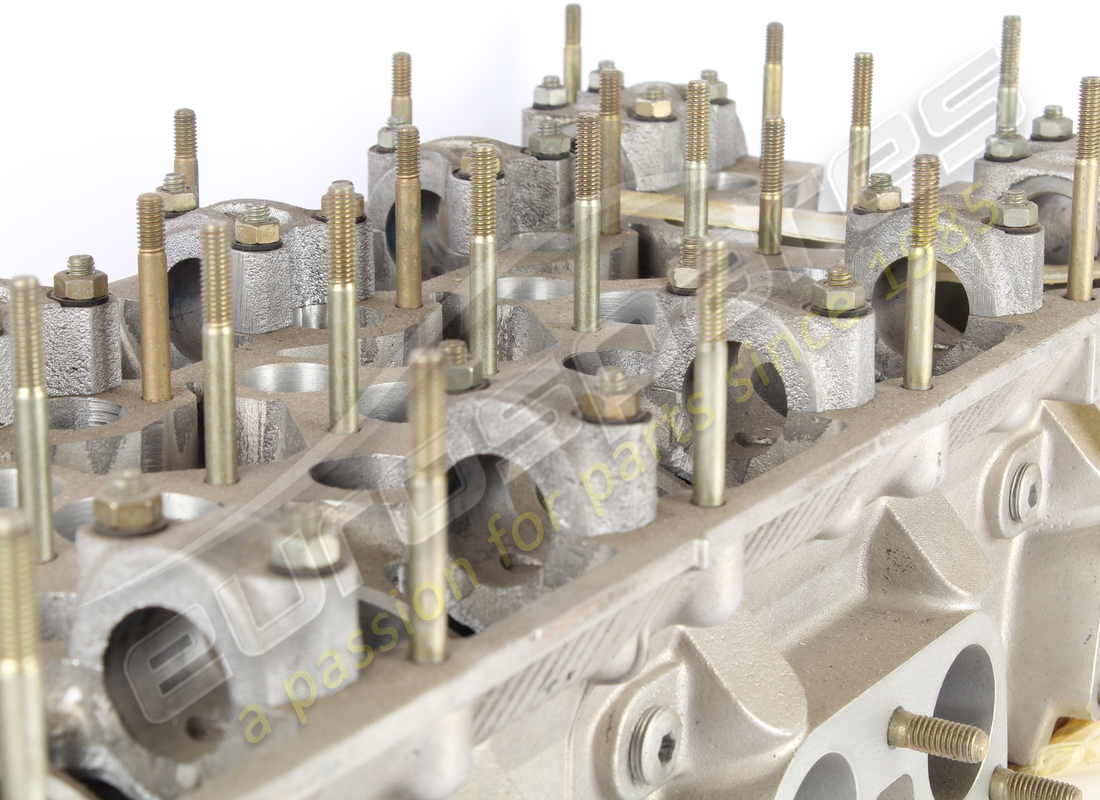 NEUER FERRARI RECHTER ZYLINDERKOPF KOMPLETT. TEILENUMMER 126510 (5) neuer ferrari rechter zylinderkopf komplett. teilenummer 126510 (5)