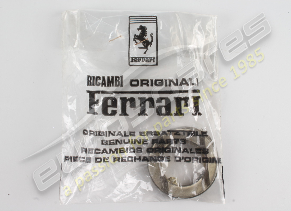 neuer ferrari-abstandshalter. teilenummer 156921 (2)