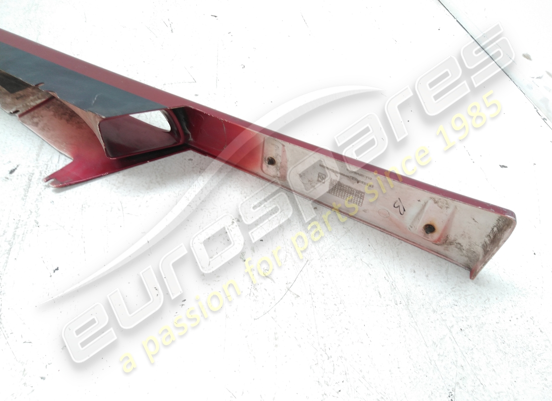 verwendet ferrari abdeckung für linken seitenträger. teilenummer 64101210 (3)