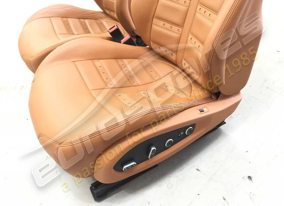 gebraucht eurospares california t - paar komfort sitze - leder (cuoio) mit schwarzen nähten - vollelektrisch - design im daytona-stil - geeignet für gd. teilenummer eap1329829 (5)