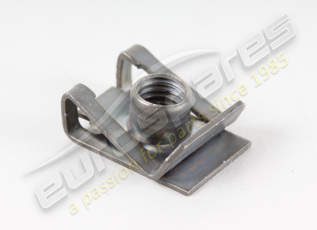 neue maserati-halterung. teilenummer 67278400 (1)