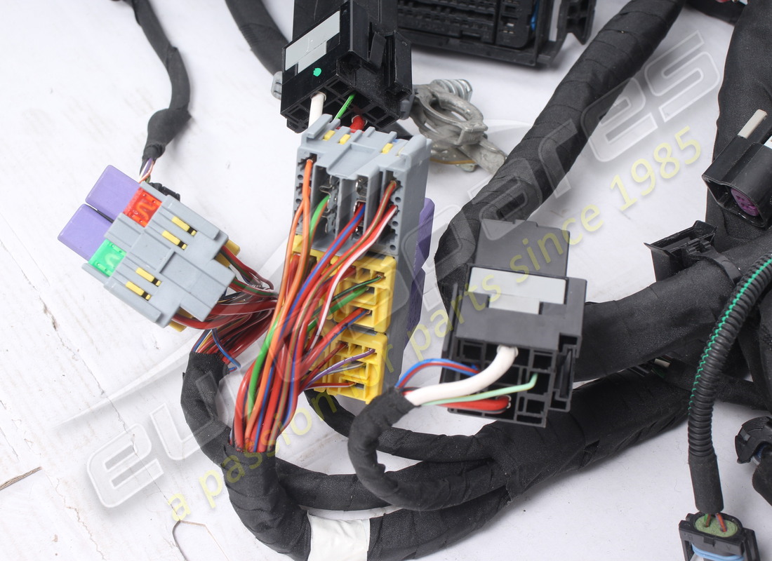 NEUES FERRARI VORDERKABEL. TEILENUMMER 288057 (5) neues ferrari vorderkabel. teilenummer 288057 (5)