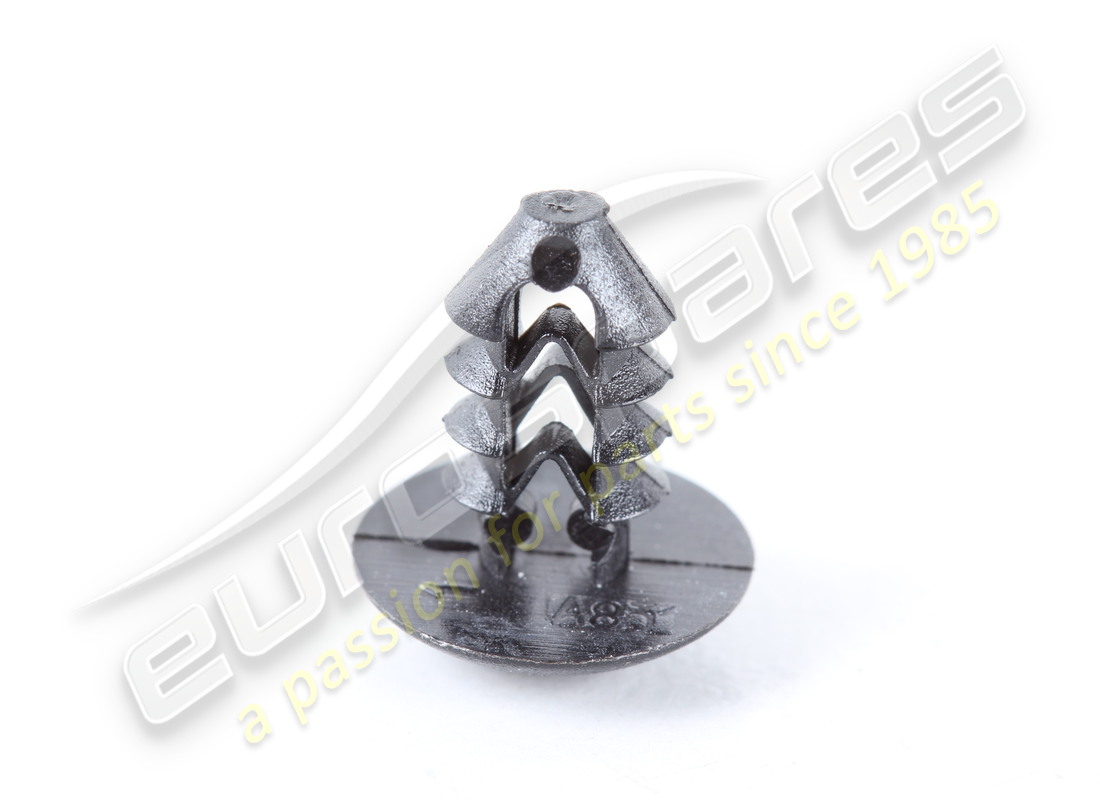 neuer maserati befestigungsclip. teilenummer 675000629 (1)