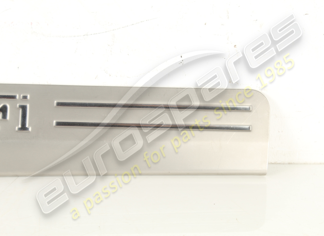 GEBRAUCHTE FERRARI LINKE KICKPLATTE. TEILENUMMER 81362300 (2) gebrauchte ferrari linke kickplatte. teilenummer 81362300 (2)