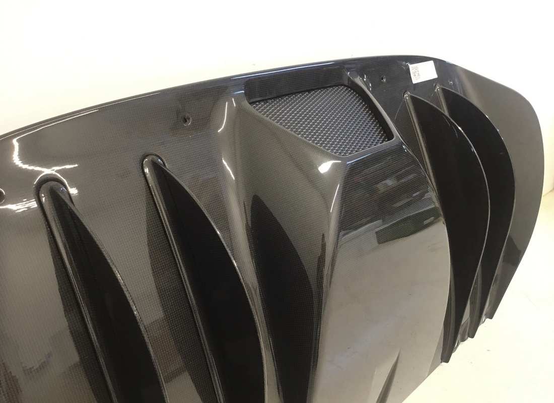 neuer ferrari heckdiffusor. teilenummer 81509400 (3)