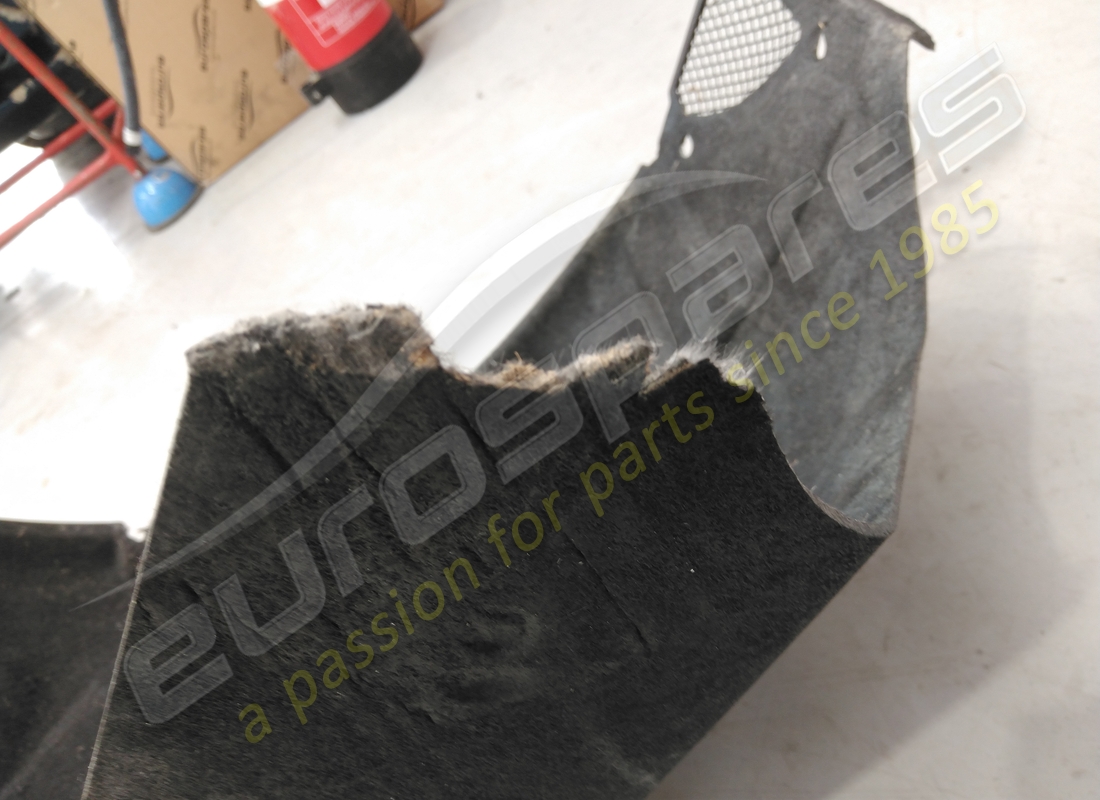 beschädigte lamborghini radgehäuseverkleidung. teilenummer 470821177b (2)