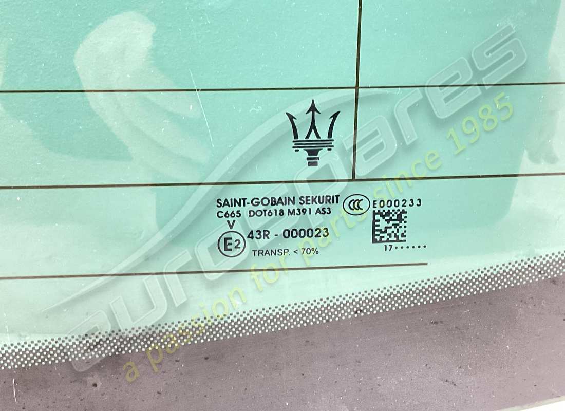 gebrauchte maserati heckfensterglas. teilenummer 673004645 (2)