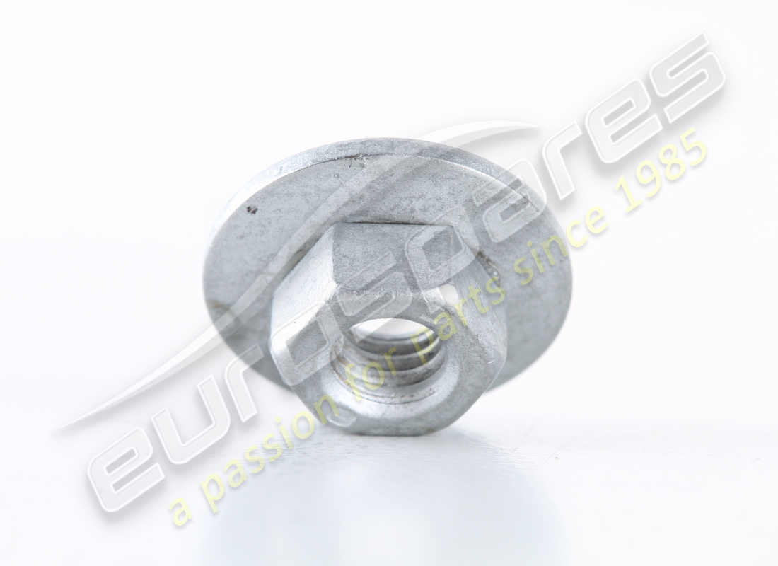 NEUE MASERATI MUTTER. TEILENUMMER 675000093 (1) neue maserati mutter. teilenummer 675000093 (1)