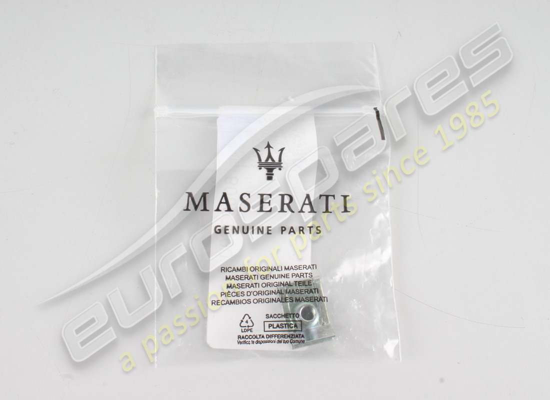 neuer maserati clip. teilenummer 80093600 (1)
