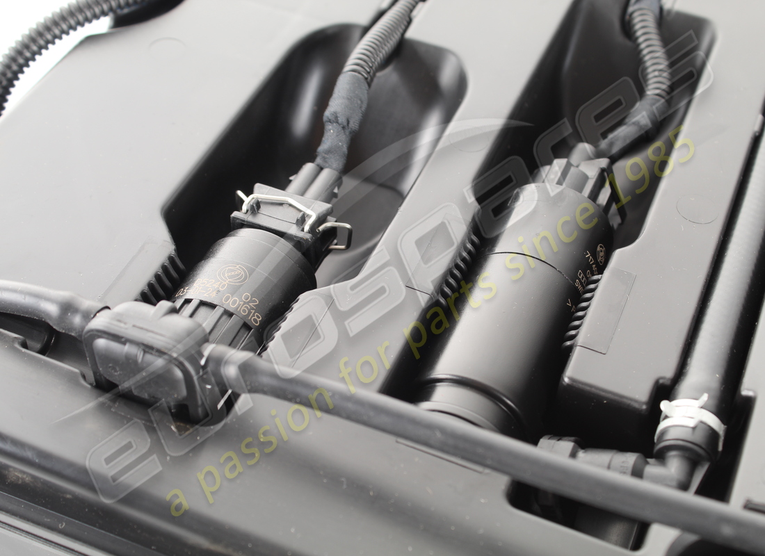 NEUER MASERATI SCHEIBE . TEILENUMMER 670032343 (3) neuer maserati scheibe . teilenummer 670032343 (3)