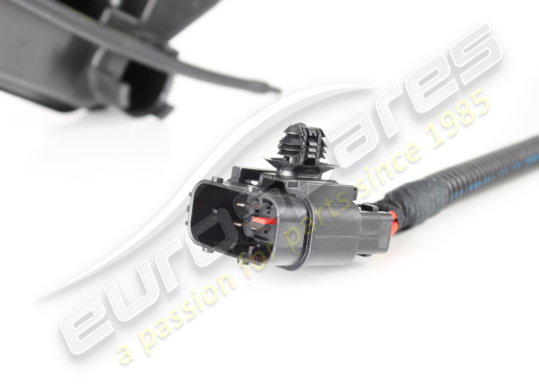 NEUER MASERATI SCHEIBE . TEILENUMMER 670032343 (5) neuer maserati scheibe . teilenummer 670032343 (5)