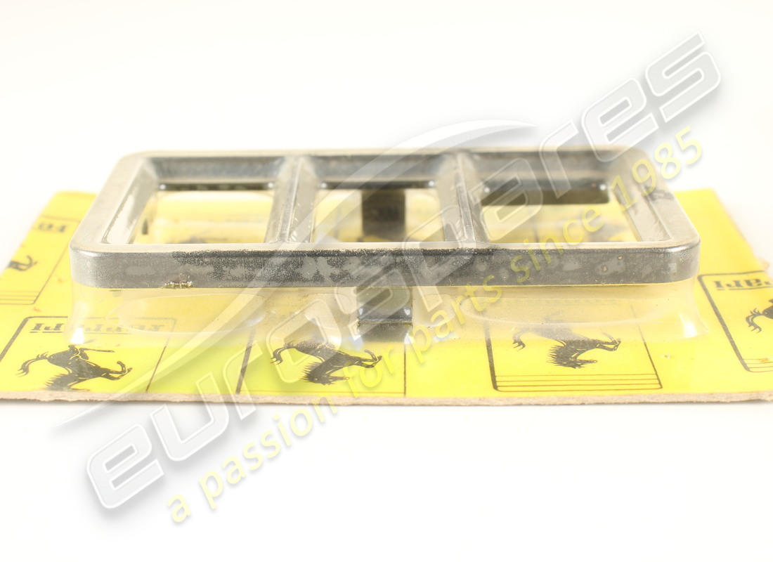 neues ferrari linksformteil. teilenummer 62158800 (2)